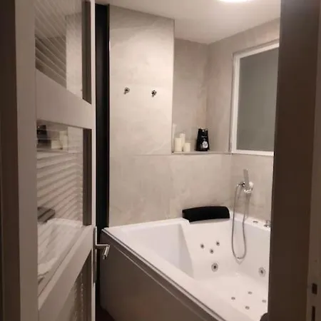 Escale-jacuzzi-paris-orly Appartement Orly