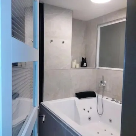Escale-jacuzzi-paris-orly Appartement *