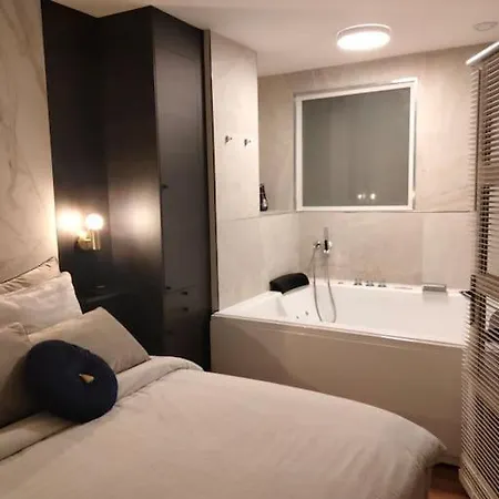 Escale-jacuzzi-paris-orly * Orly